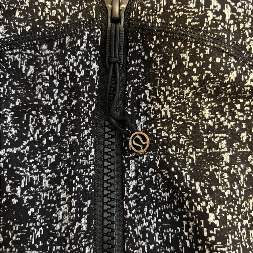 Lululemon Define Jacket - Picture 3 of 7